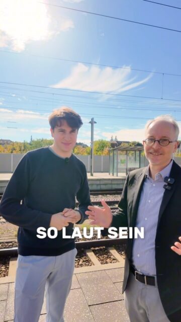Nehmen wir den Zug? Gerne häufiger, wenn auf der Strecke nach Jena und Gera endlich das Wichtigste vorhanden ist: Die zweigleisige Verbindung nach Jena und Gera!

Mit Matthias Gastel, Bahnpolitiker im Bundestag, haben wir darüber gesprochen, was hier dringend passieren muss: Elektrifizierung und zweigleisiger Ausbau. 
Das bedeutet:
⚡️bessere Beschleunigung
🔇weniger Lärm 
🌱weniger Emissionen 
🚅bessere Fahrpläne
💭hoffentlich wieder Fernverkehr?!

Die Koalition aus CDU/CSU und SPD hat ein Milliarden-Sondervermögen für Infrastruktur beschlossen. Für diese Strecke gibt es trotzdem kein Geld.

Deshalb drängen wir im Bundestag darauf, dass der Ausbau endlich finanziert wird.

#erfurt #grüneerfurt #mdv #schienenverkehr #bahn