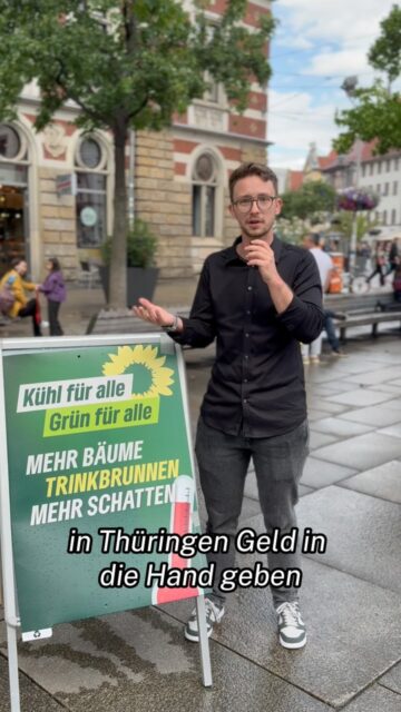 Mehr Bäume, mehr Schatten, mehr Schutz 🌳

Wer neu nach Erfurt kommt, merkt schnell: Es fehlt an Bäumen. Und das spüren besonders die Menschen, die keinen Rückzugsort vor der Hitze haben.
Mehr Bäume bedeuten mehr Schatten – das ist wichtig für alle Generationen.

Deshalb muss Hitzeschutz zur Priorität werden. In Erfurt und im ganzen Land. Und Thüringen muss die nötigen Mittel bereitstellen.

Für eine Stadt, die auch in Zukunft lebenswert ist.

#Hitzeschutz #GrüneErfurt #GrünFürAlle #KühlFürAlle