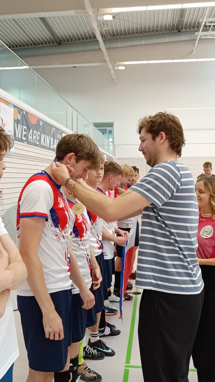 Was für eine tolle Kin-Ball-EM in Erfurt! 💚🏐

Die Europameisterschaft ist vorbei – und wir von BÜNDNIS 90/DIE GRÜNEN Erfurt haben uns sehr gefreut, diese besondere und inklusive Sportart bei uns in der Stadt erleben zu dürfen.

Kin-Ball steht für Teamgeist, Fairness, Bewegung und vor allem für gemeinsames Miteinander. Genau solche Veranstaltungen bereichern Erfurt und bringen Menschen zusammen. 🌍🤝

Danke an alle Sportlerinnen, Organisatorinnen und Helfer*innen, die diese EM möglich gemacht haben. Wir hoffen, Kin-Ball noch öfter in Erfurt zu sehen! 💚

#erfurt #grüneerfurt #grüneimstadtrat #kinball #kinballem