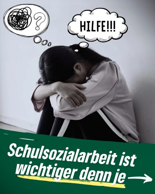Schulsozialarbeit hält unser Schulsystem zusammen.🧑🧑🧒🧒🏫
Während immer mehr Kinder und Jugendliche mit psychischen Belastungen, Mobbing oder familiären Sorgen kämpfen, brauchen sie verlässliche Ansprechpartner*innen – jeden Tag.
Doch durch die geplanten Änderungen des Landes Thüringen geraten bestehende und dringend notwendige Stellen in Gefahr. Kommunen sollen plötzlich 10 % Eigenanteil tragen, Träger werden zusätzlich belastet und wichtige Angebote stehen auf der Kippe.🆘
Wir fordern Transparenz, Planungssicherheit und eine verlässliche Finanzierung.
Denn: Wer heute bei der Schulsozialarbeit spart, lässt junge Menschen im Stich.😔
Die „Antwort“ der Verwaltung lassen wir mal so stehen - da müssen wir im Jugendhilfeausschuss nochmal nachfragen!
#erfurt #grüneerfurt #schulsozialarbeit #schule #thüringen