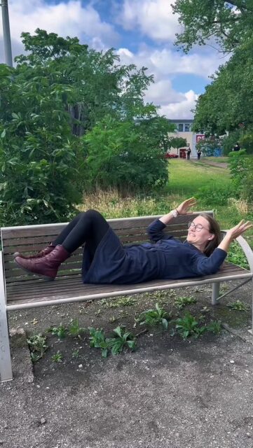 Wusstest du, dass 30% der Erfurter Haushalte kein Auto haben?
Das und viele weitere spannende Verkehrsfakten wissen wir dank der Verkehrsstudie "Mobilität in Städten", bei der 2600 Erfurter*innen befragt wurden.
Unsere Verkehrsexpertin @lau.ra_wahl erzählt, was wir aus der Studie lernen können.🚌🚲🛵🚉