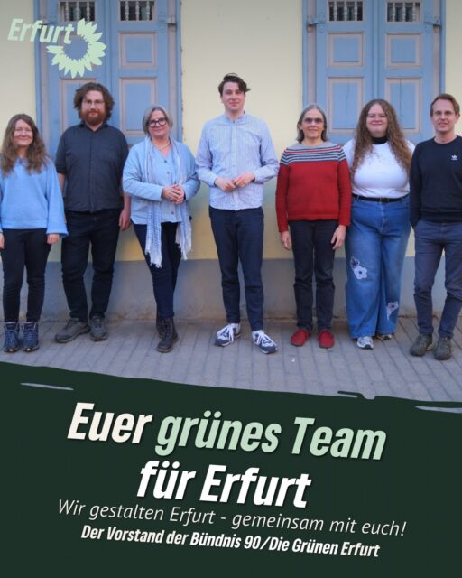 💚Unser Vorstand der Bündnis 90/Die Grünen Erfurt - Vorstellung Vorstand ✅

🌻Wir sind ein motiviertes Team, das entschlossen ist, Dinge anzupacken und Erfurt Schritt für Schritt grüner und gerechter zu gestalten. Wir haben uns in den letzten Wochen einzeln vorgestellt. Der neue Kreisvorstand bringt eine Vielzahl von Erfahrungen, Ideen und Perspektiven mit. Gemeinsam für eine bessere Stadt ziehen wir alle am gleichen Strang – für eine Stadt, die für alle von Vorteil ist.

Vielen Dank, dass ihr uns auf diesem Weg begleitet und uns mit euren Themen, Fragen und Impulsen immer wieder antreibt.☺️✨

Euer Kreisvorstand

#erfurt #grüneerfurt #kreisvorstand #vorstand #bündnisgrüneerfurt